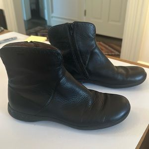 Camper Flat Black Boots
